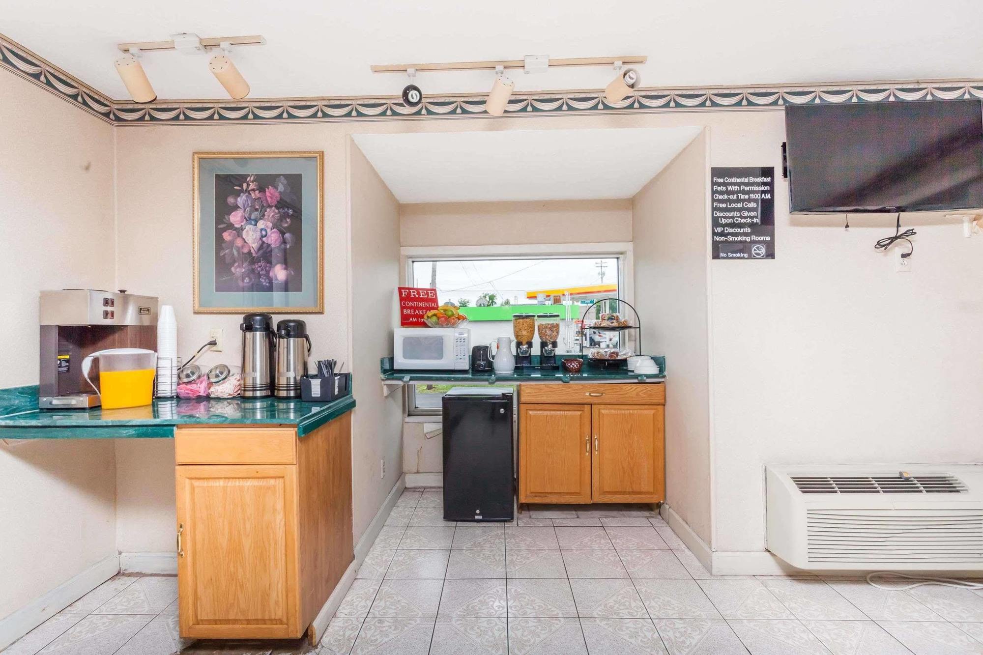 Knights Inn Hurricane Mills Bagian luar foto